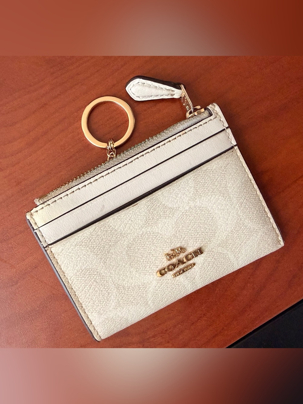 Coach White Zip Card Case Key Ring